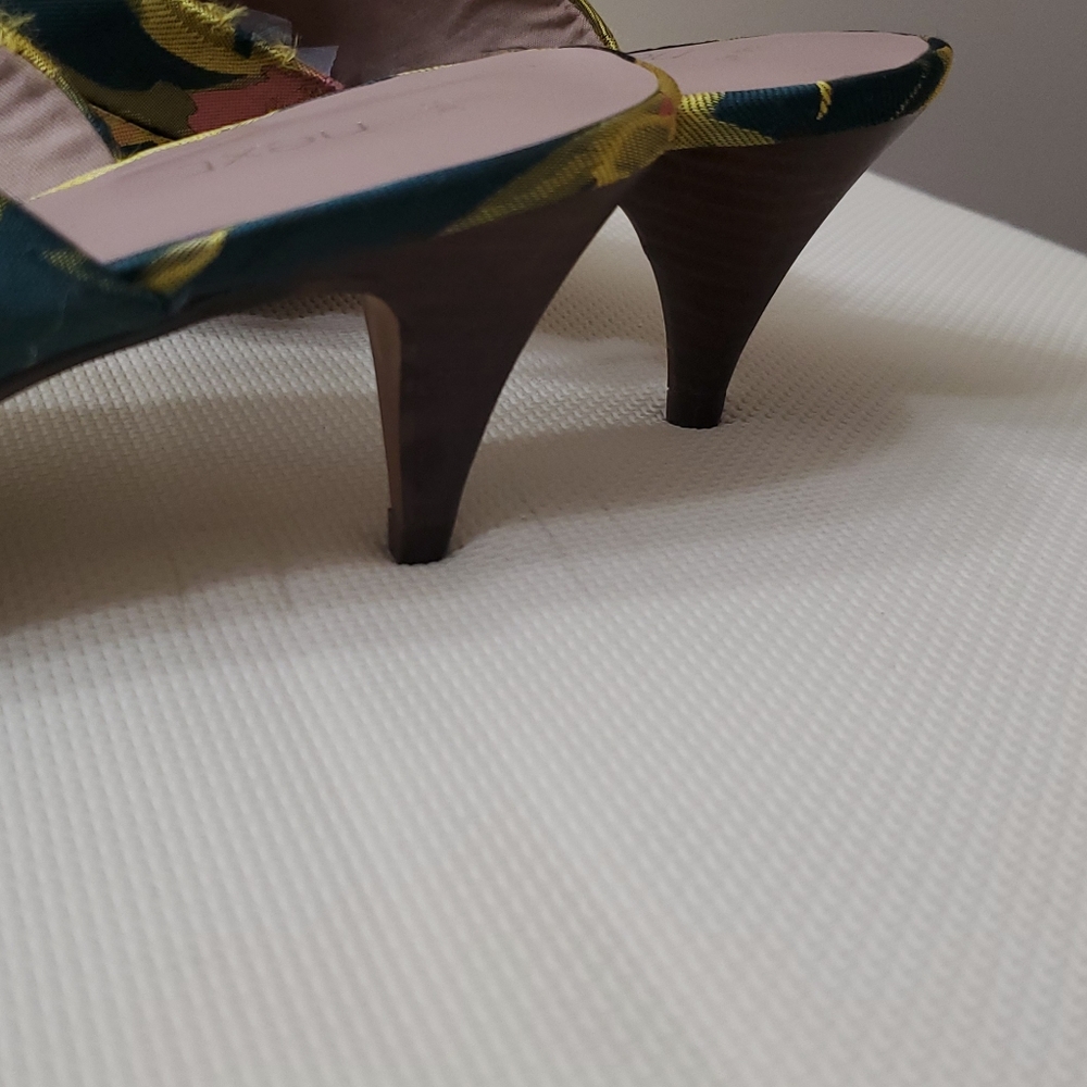 Shoes - Picture 6 of 12